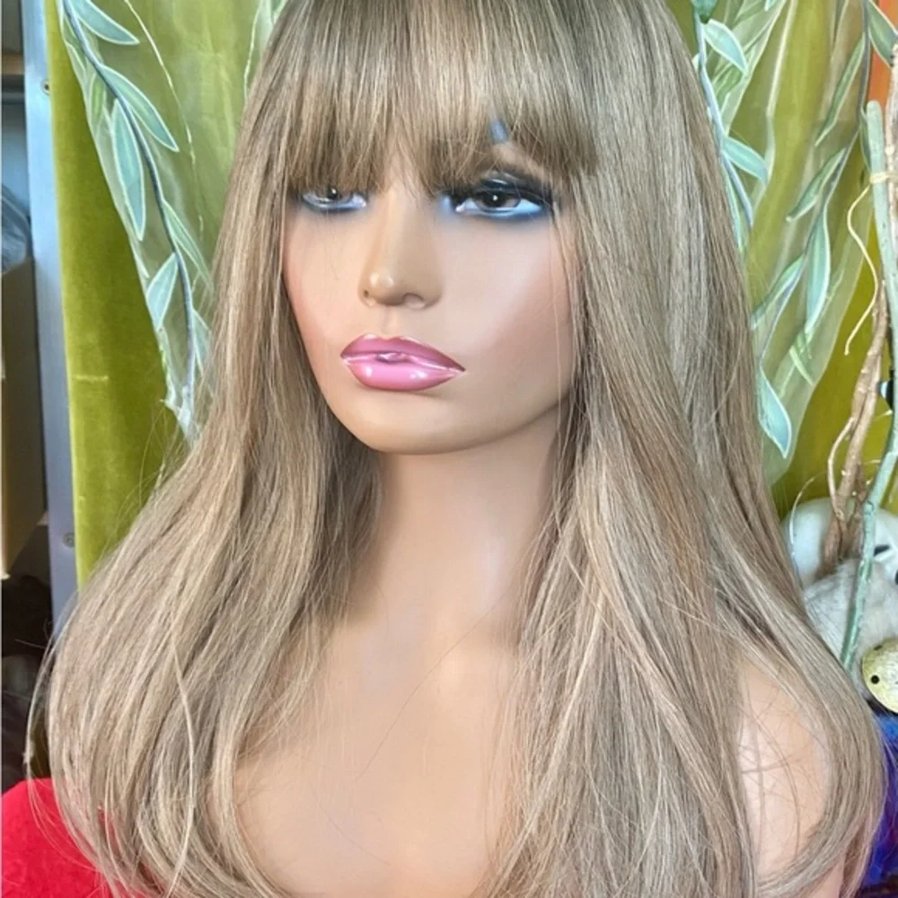 Sandy - ombré ash dark blonde wig bangs